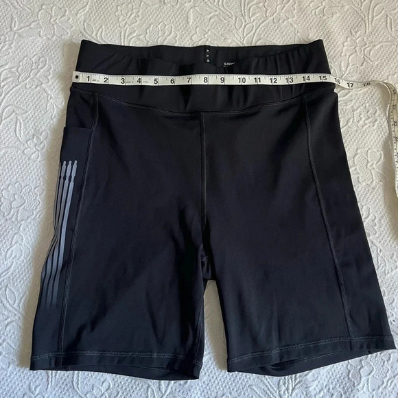 Savage X Fenty Band It Compression Biker Shorts Size Medium - Picture 2 of 5